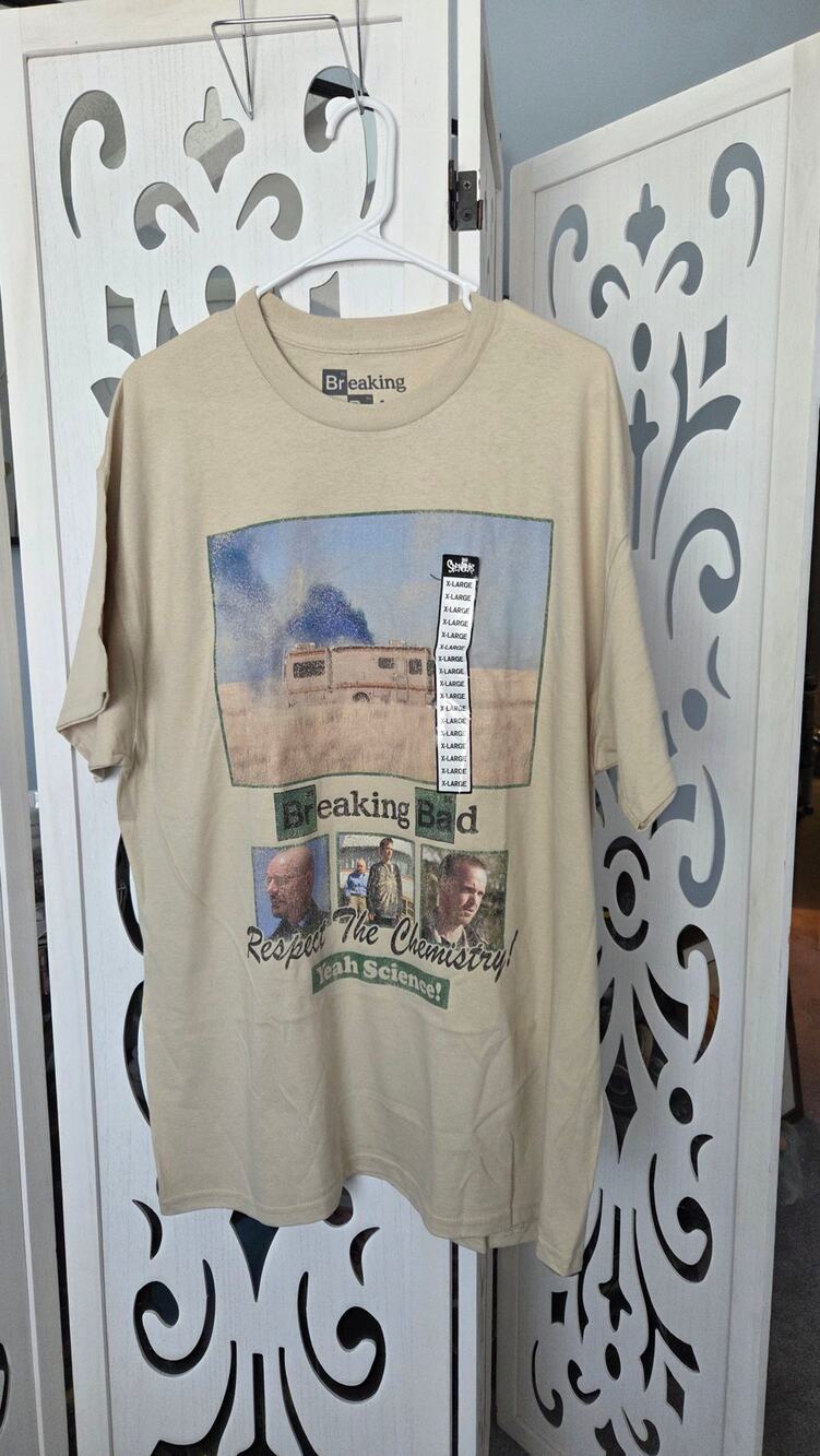 Breaking Bad Respect The Chemistry Yeah Science Graphic T-Shirt XL NWOT Beige